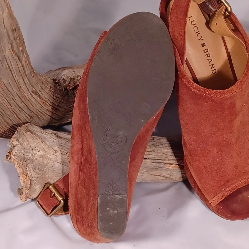 Lucky Brand Suede platform shoes - Picture 3 of 4